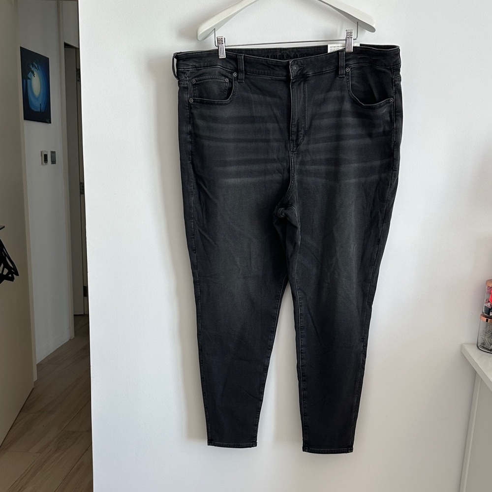 NWT American Eagle Charcoal Next Level High-Waisted Jegging